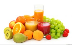 Sử dụng nước trái cây vào bữa ăn phụ của trẻ
