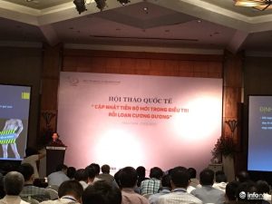 TS Nguyễn Quang chia sẻ thông tin về rối loạn cương tại hội thảo.