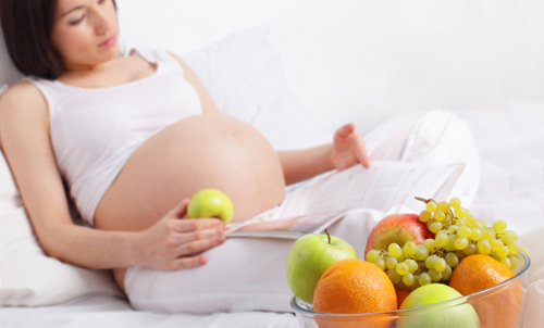 Mẹ bầu nên tránh đi bộ hoặc tập luyện cường độ cao sau bữa ăn