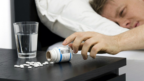 Sử dụng thuốc nhanh chóng đi vào giấc ngủ nhưng không phải là biện pháp tốt và lâu dài
